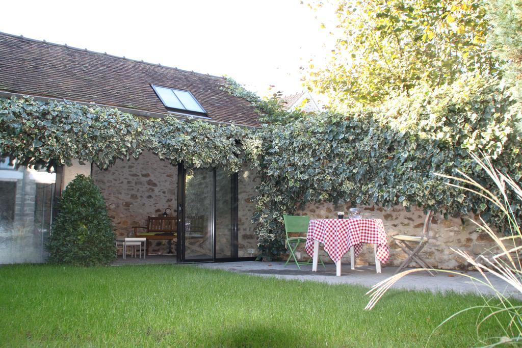 Le Nid D'Hirondelles Bed and Breakfast Perthes-en-Gatinais Buitenkant foto