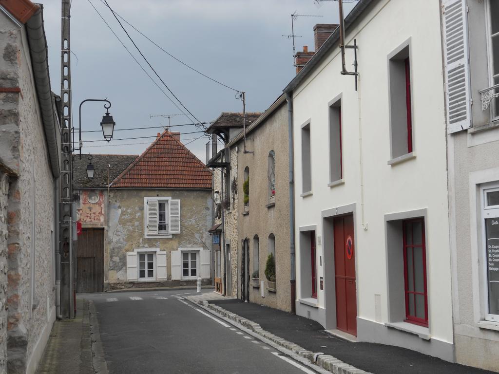Le Nid D'Hirondelles Bed and Breakfast Perthes-en-Gatinais Buitenkant foto