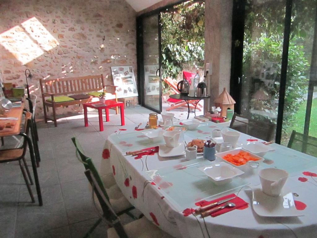 Le Nid D'Hirondelles Bed and Breakfast Perthes-en-Gatinais Buitenkant foto