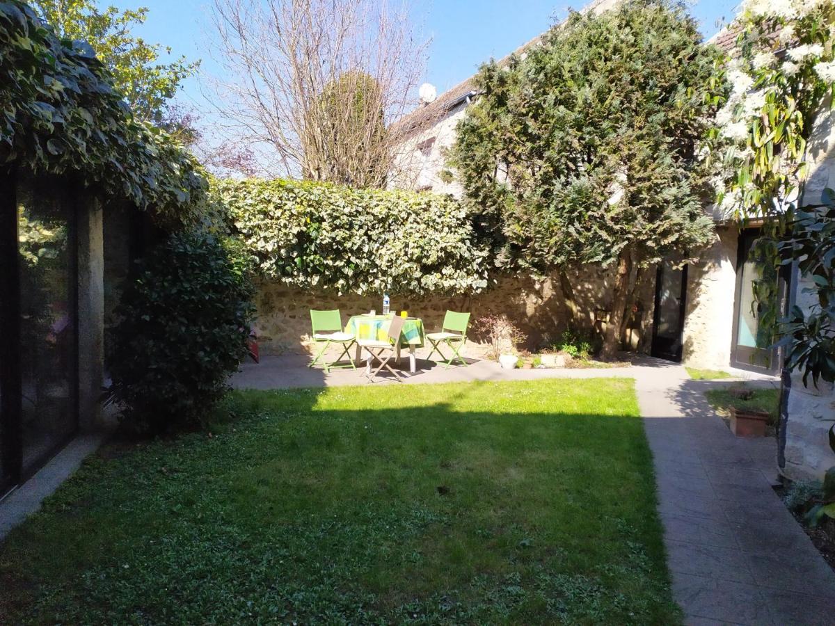 Le Nid D'Hirondelles Bed and Breakfast Perthes-en-Gatinais Buitenkant foto